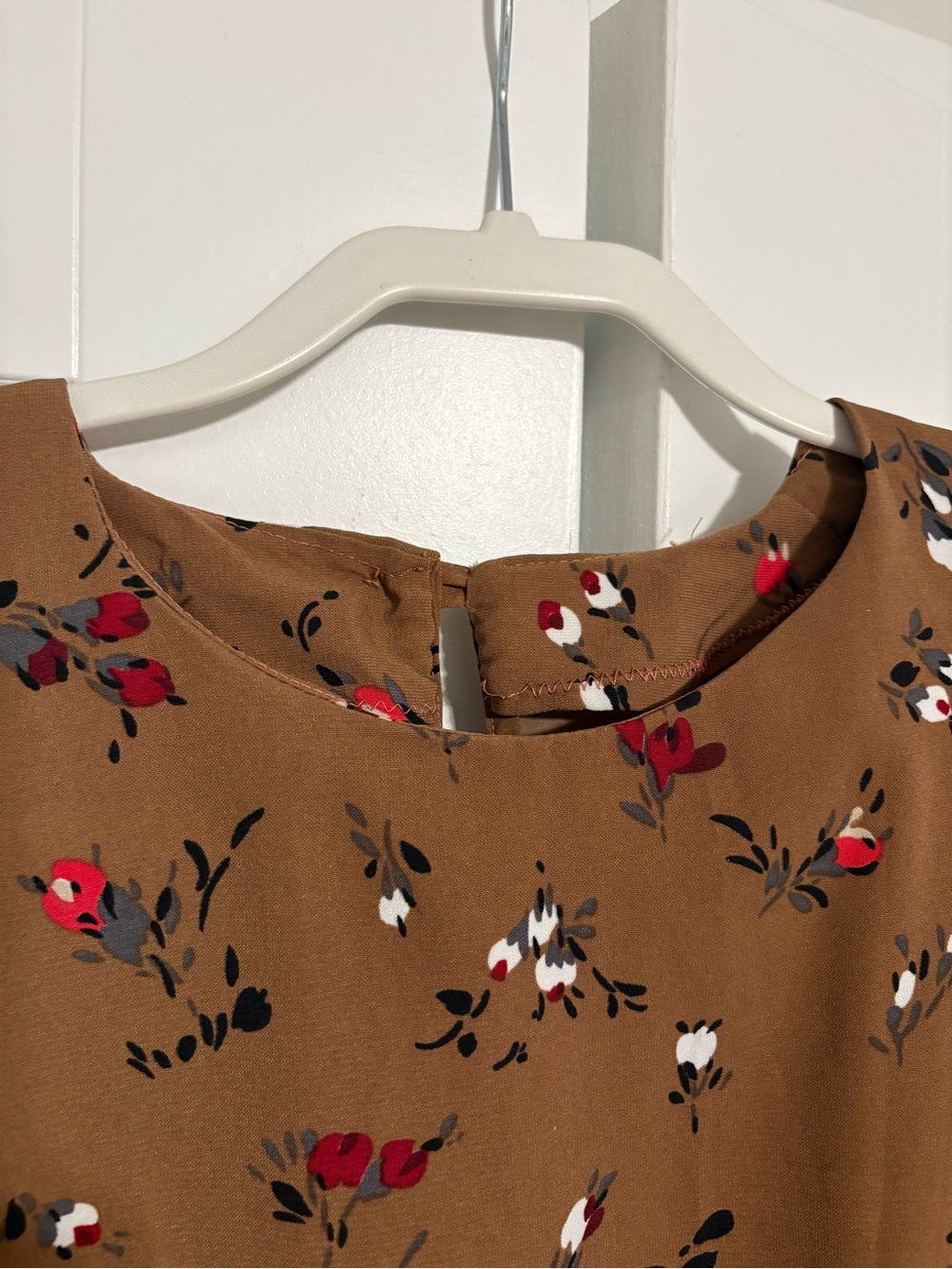 Tiered Floral Midi Dress in Camel with Red Accents - Picture 3 of 6